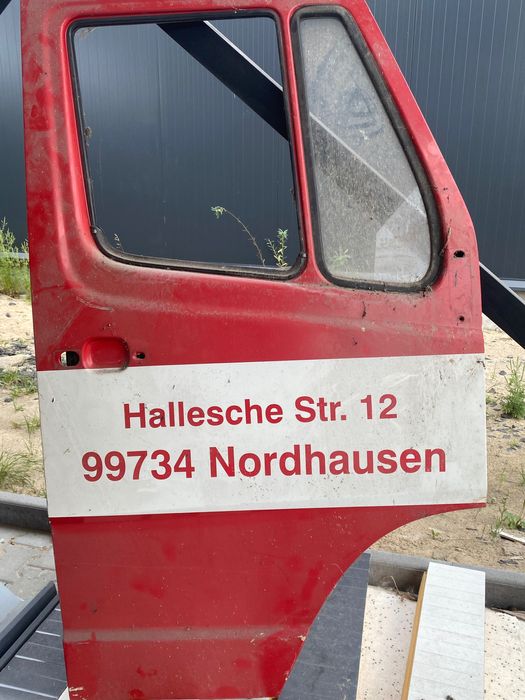 Праві передні двері Mercedes-Benz T1  W601