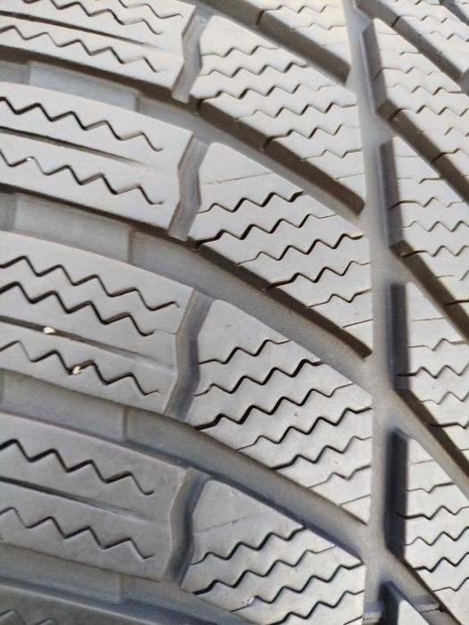 A151# Opony uzywane zimowe 275/40/18" Bridgestone