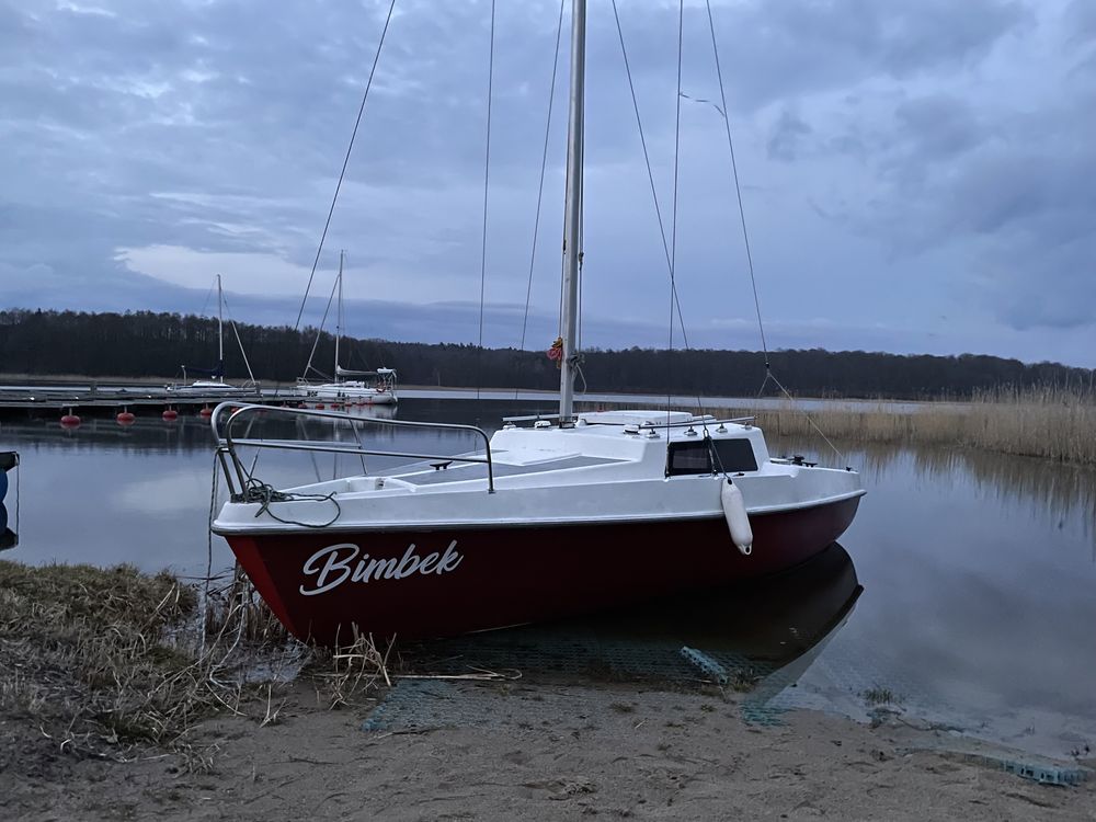 Jacht żaglowy, Żaglówka, jacht kabinowy EL-BIMBO