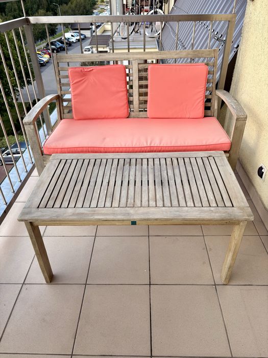 Zestaw drewnianych mebli ogrodowych