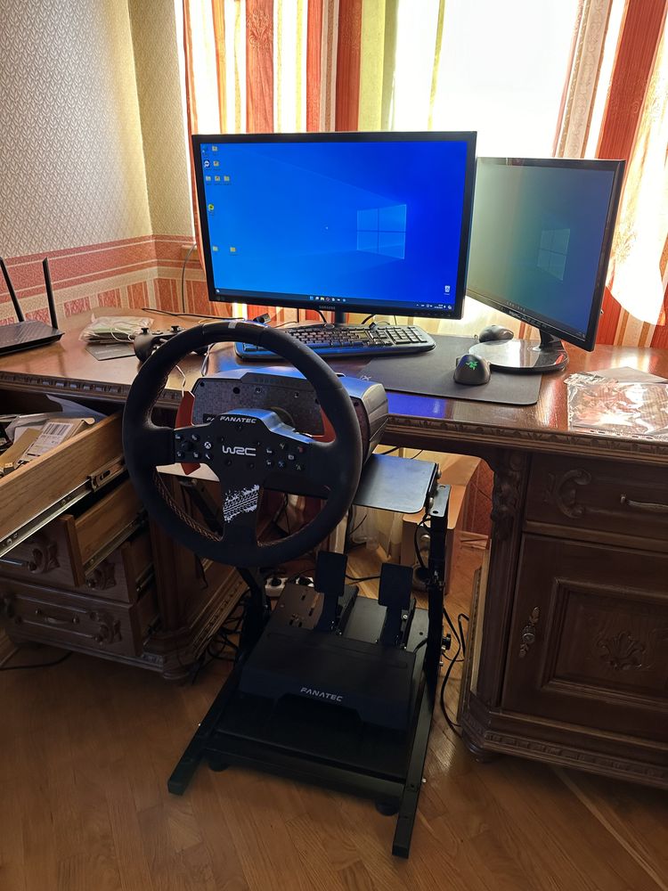 Fanatec CSL Elite з стойкою