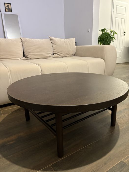 Stolik Kawowy okragły ciemne drewno Ikea Listerby