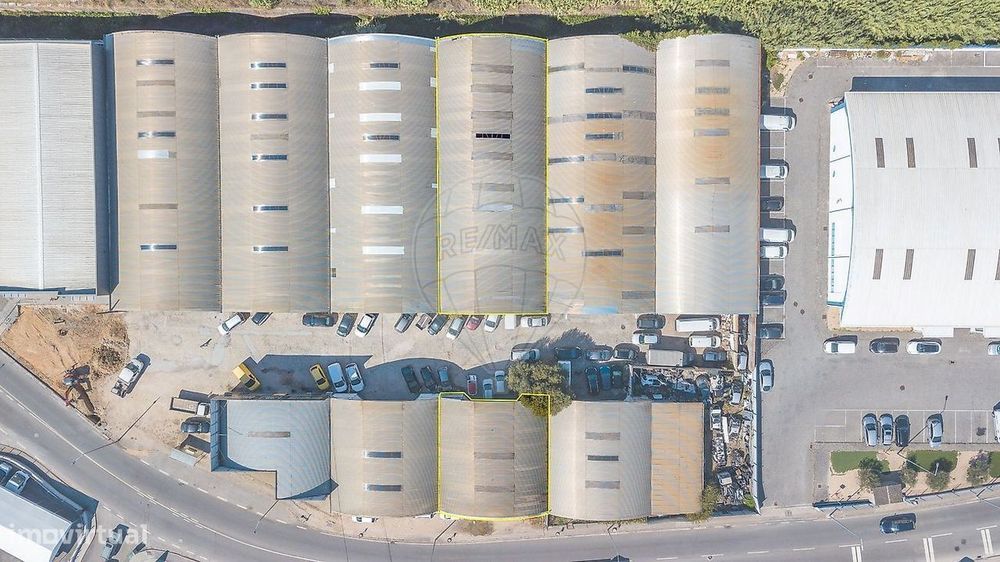 Dois armazéns na Zona Industrial de Eiras  Coimbra