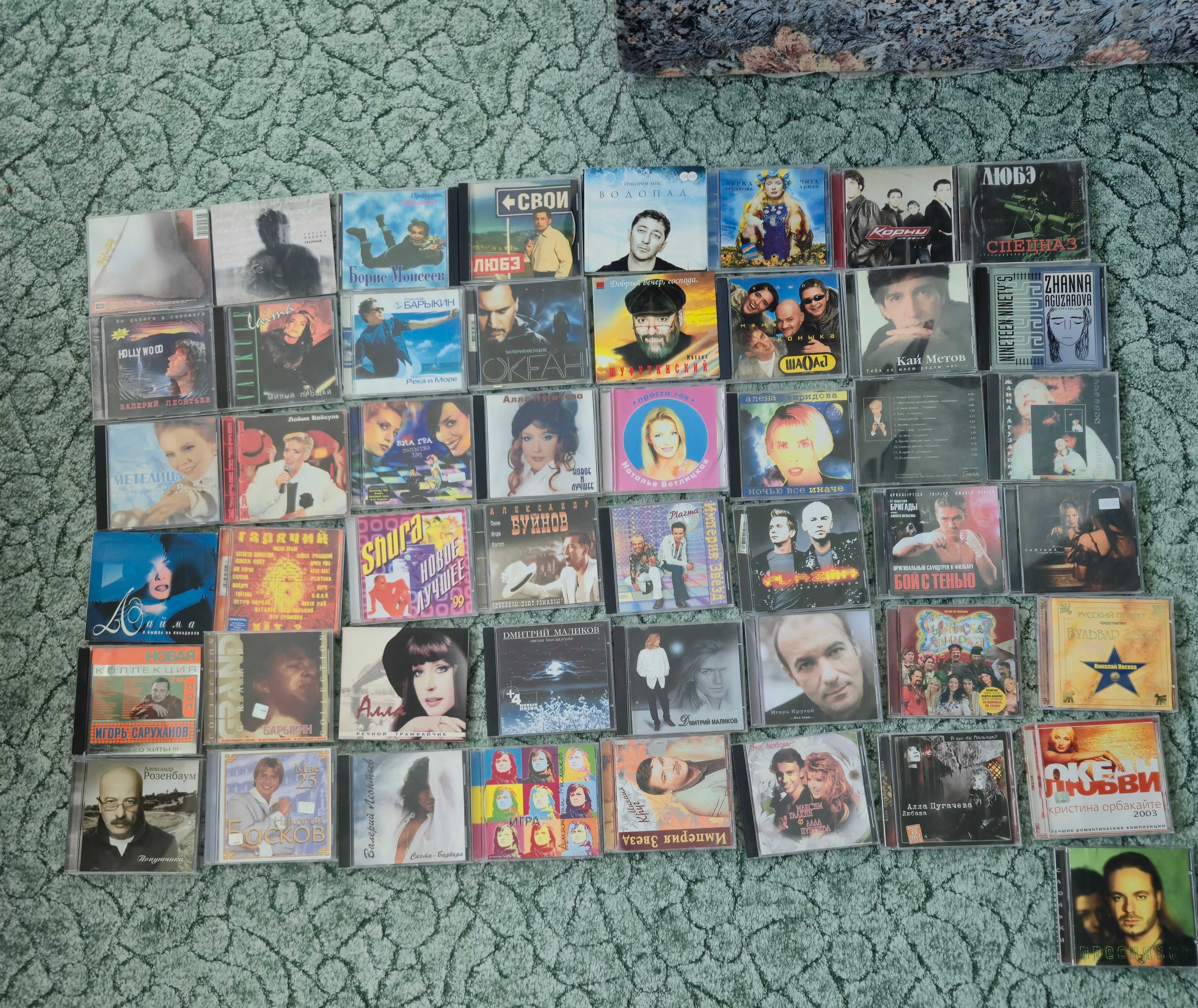 Продам колекцію фірмових CD - дисків, 300 штук.