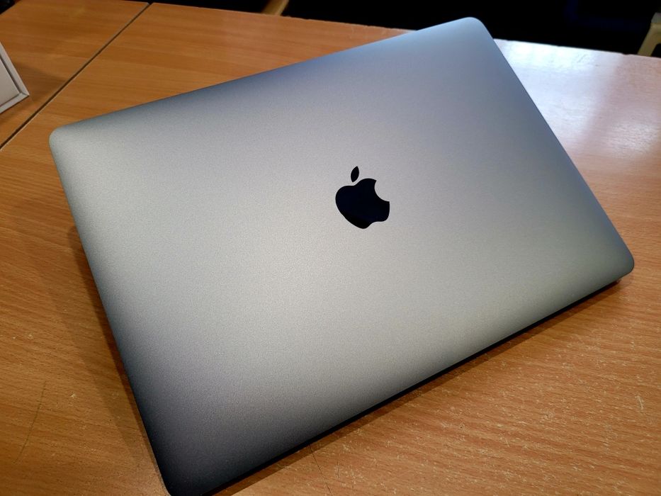 Laptop Apple Macbook Pro 2022 A2338 M2 8/256GB //IDEAŁ// 3 CYKLE ŁADOW