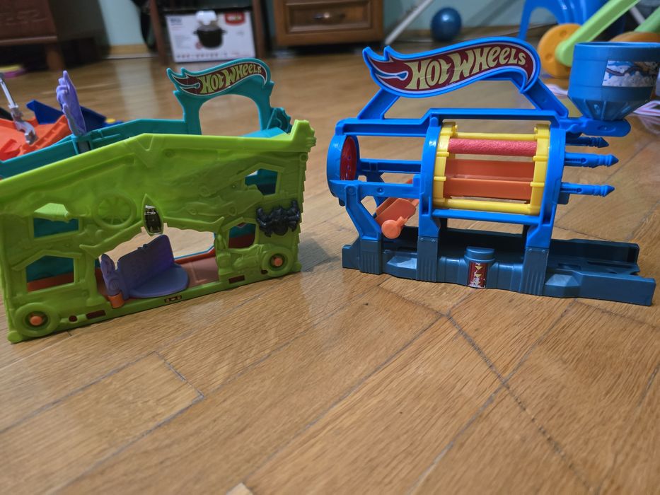 Hot Wheels треки недорого