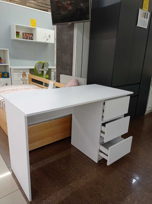 Стіл письмовий офісний  з шухлядами без ручок Білий/Стол письменный