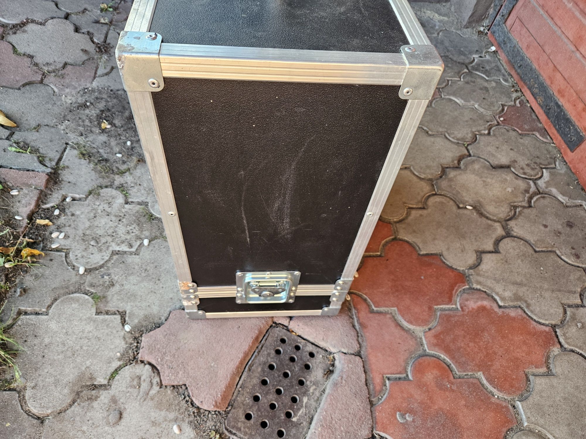 Walizka kufer futerał  twarda mocna okuta