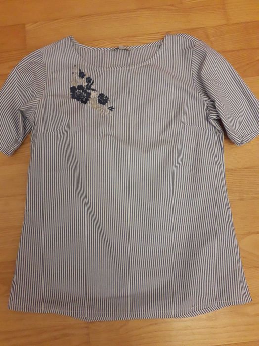 Bluzka na krótki rękaw w paski z haftem roz.36 Greenpoint