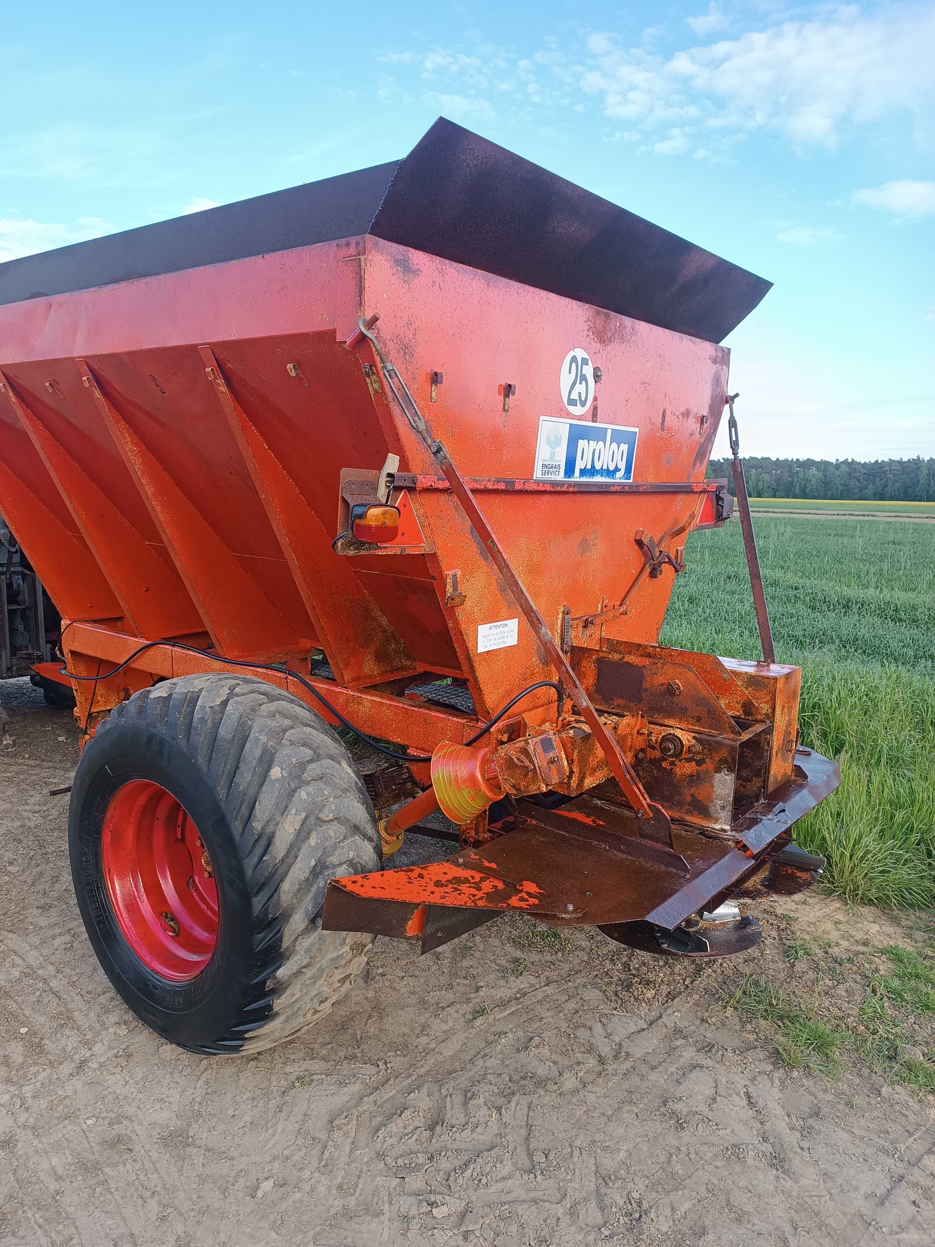 Rozsiewacz do wapna rcw;wapniarka Prolog Apx;Bredal Amazone
