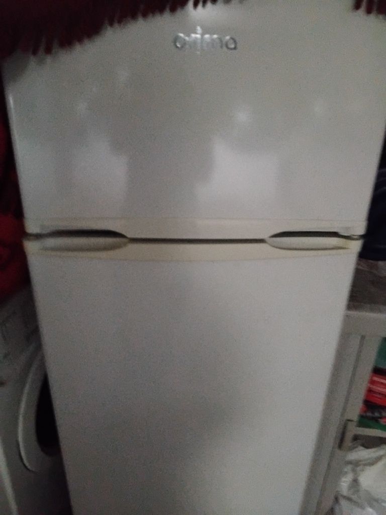 Frigorífico e máquina de lavar roupa 5k