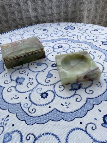 Conjunto de cinzeiro em pedra na cor jade para mesa de jardim