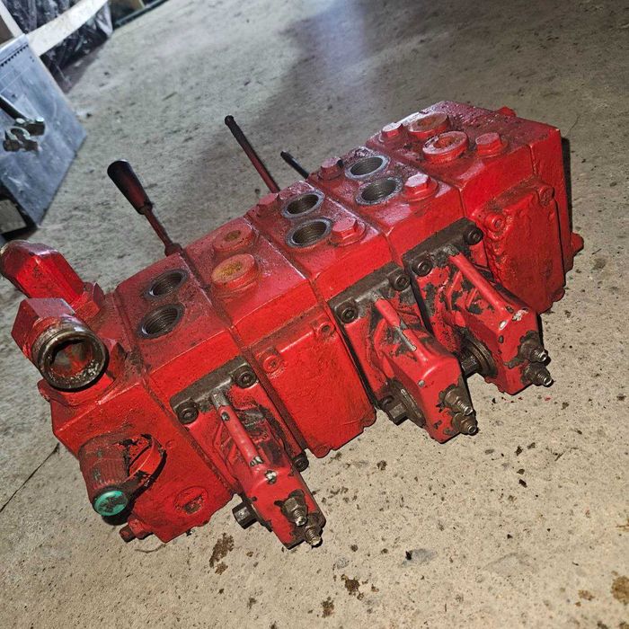 Розподільник гідравлічний, 5 секційний Parker