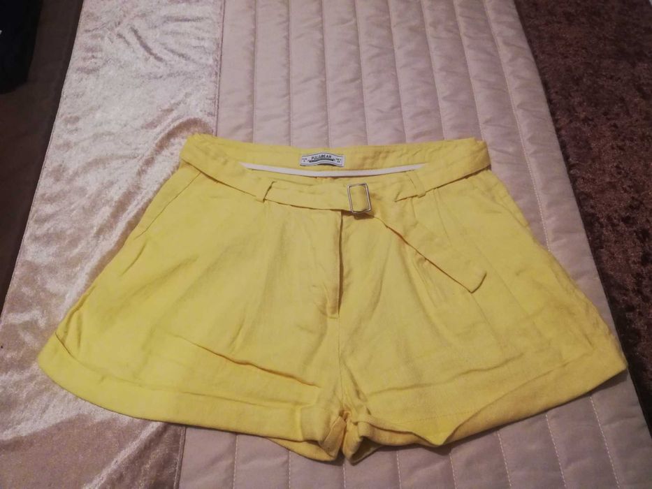 Calção de senhora amarelo, Pull & Bear como novo