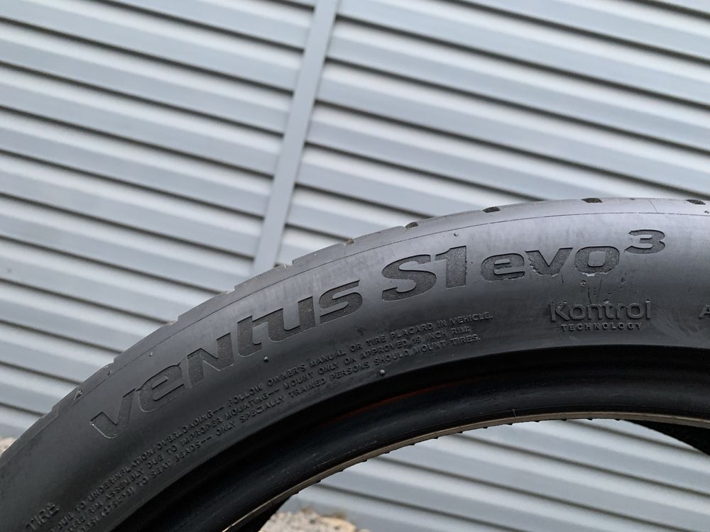 Комплект літніх шин Hankook 235/40 R19 Ventus S1 Evo 3