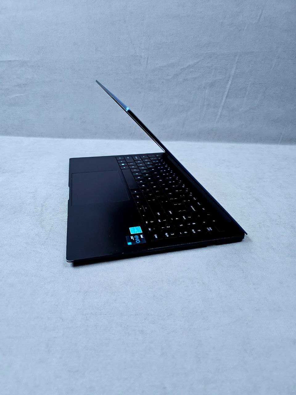 Уцінка! Ноутбук Samsung Galaxy Book Pro 15.6"/OLED/i7-1165G7/16GB RAM