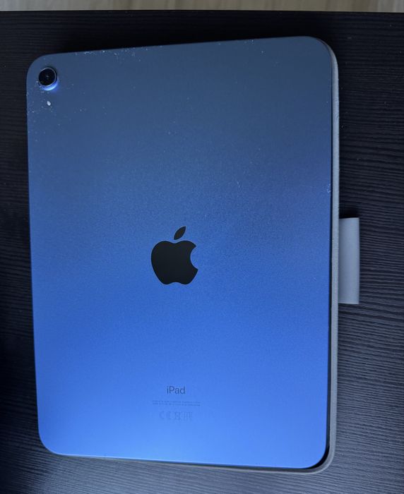 Apple iPad 10,9" 10gen 64GB Wi-Fi Niebieski dodatkowo z etui z klawia