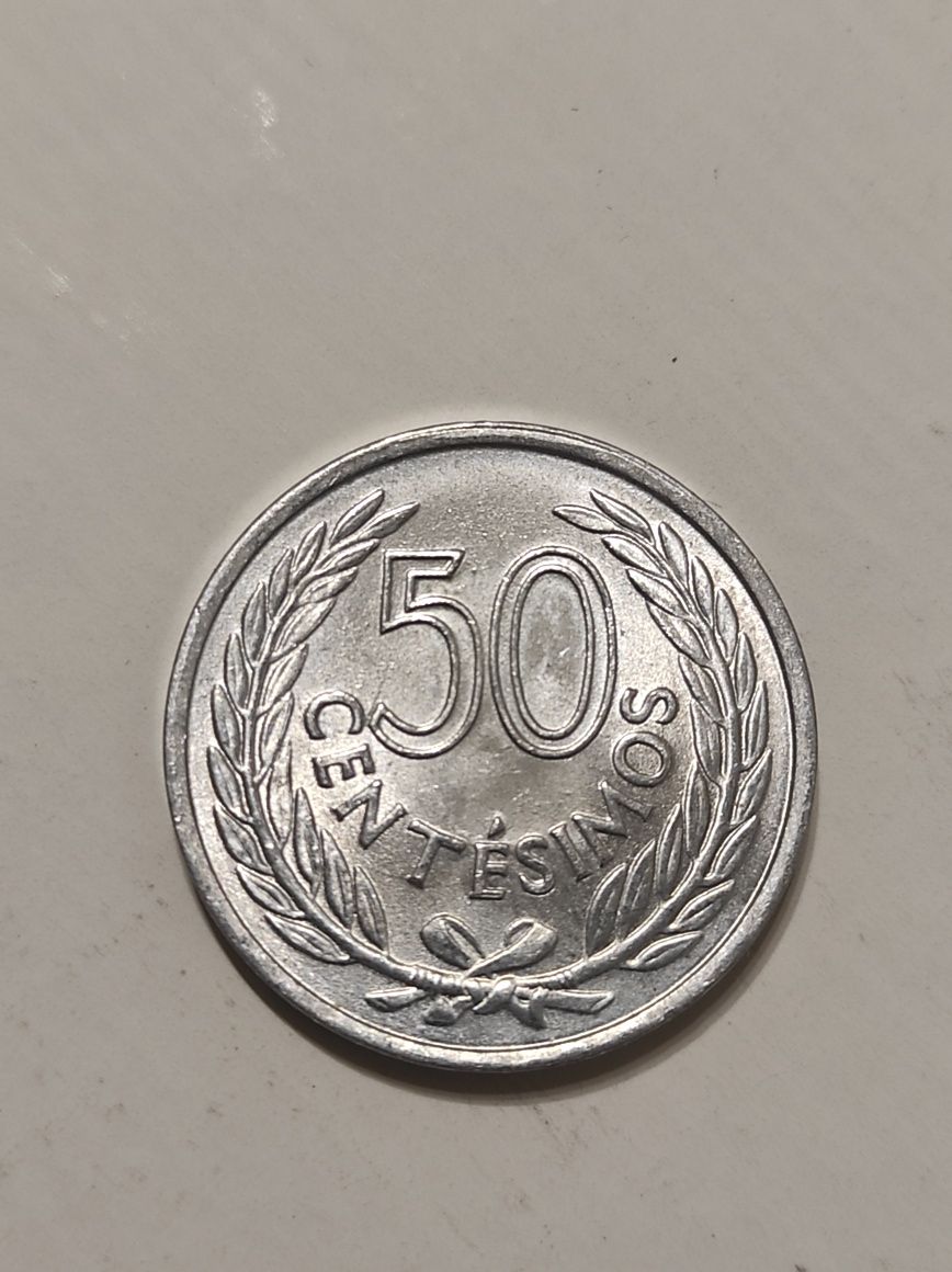 Продам монету 50 Centimos