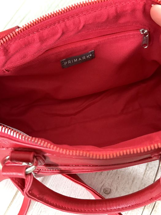 Червона сумка нова