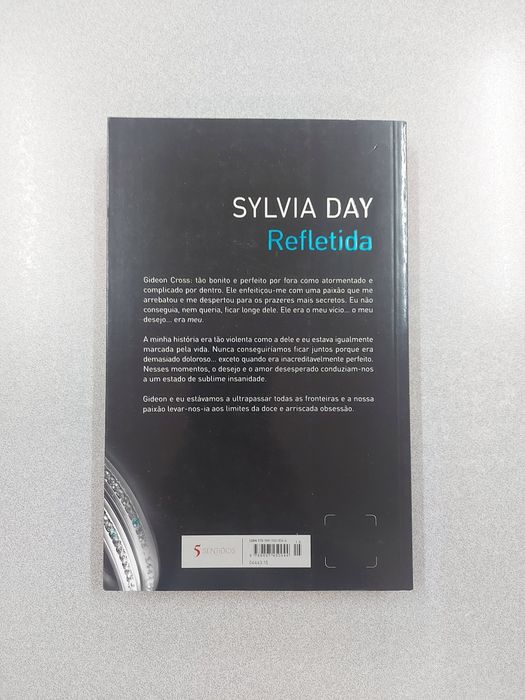 Livro | Refletida | Sylvia Day | NOVO
