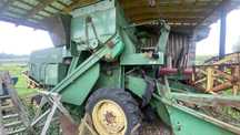 Kombajn John Deere 330