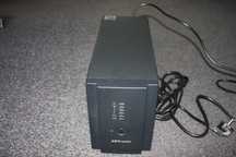 Zasilacz awaryjny UPS ARTronic model ART 1000 BL 1000 VA / 600 W