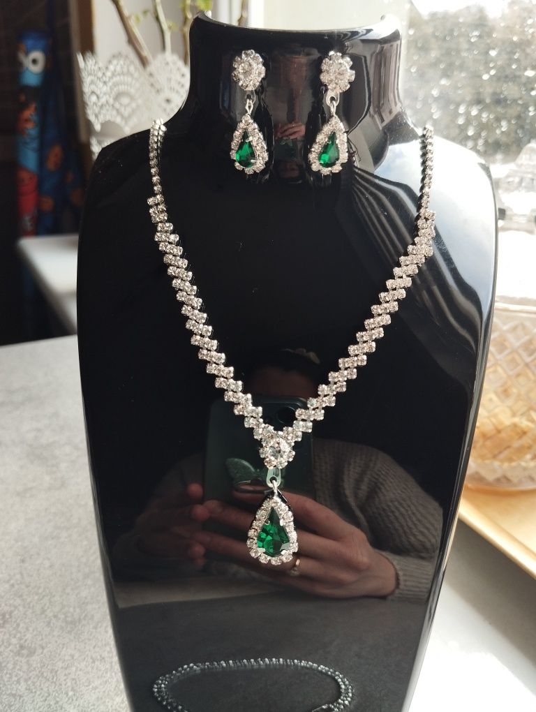 Elegancki komplet biżuterii zestaw z cyrkoniami butelkowa zieleń kamie