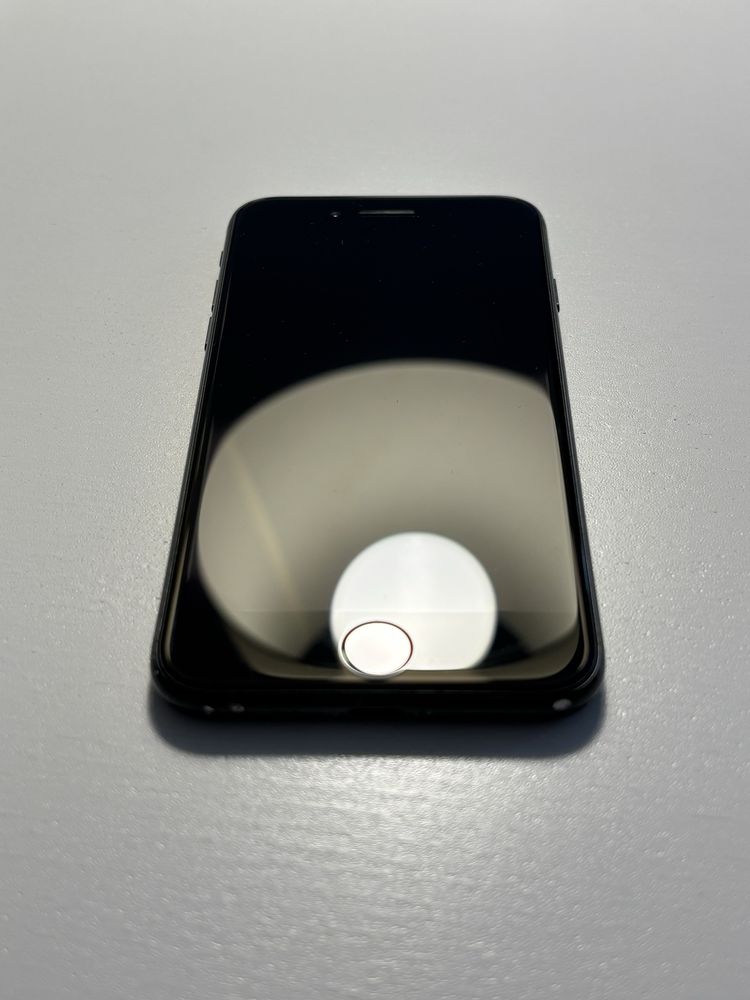 Iphone SE 2020 w świetnym stanie