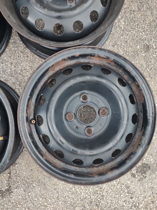 Komplet felg stalowych do Hyundai 14 cali 4x100 5J et45 osadzenie 54.1