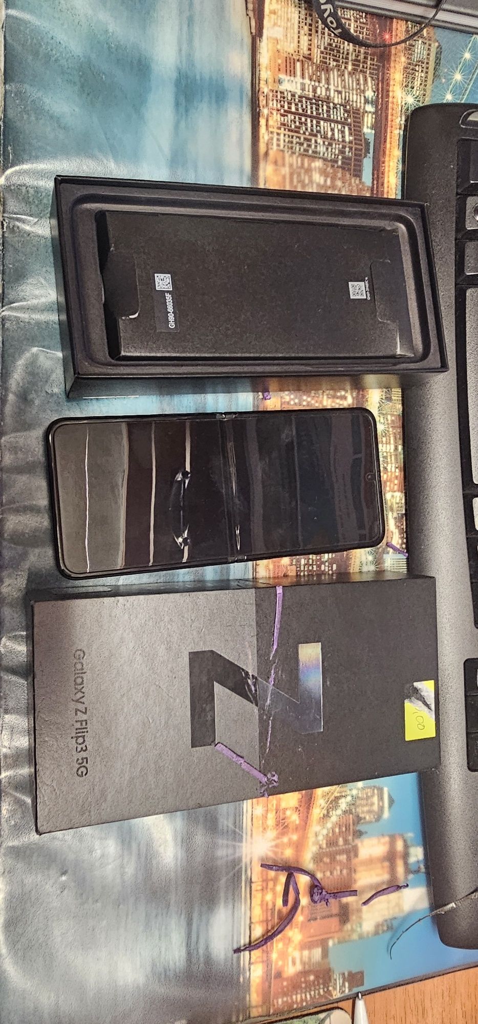 Samsung z flip 3 5g uszkodzony