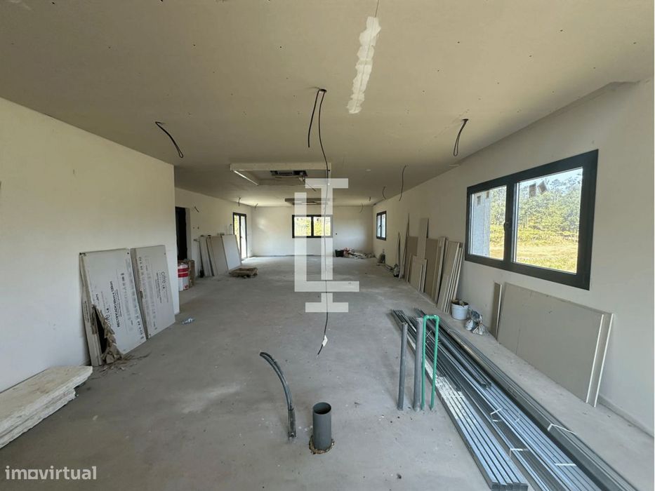 Moradia em fase de acabamento Robordoes Santa Maria Ponte de Lima