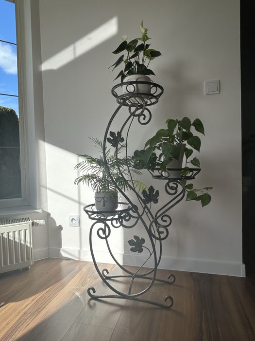 Kwietnik matalowy na 3 kwiatki