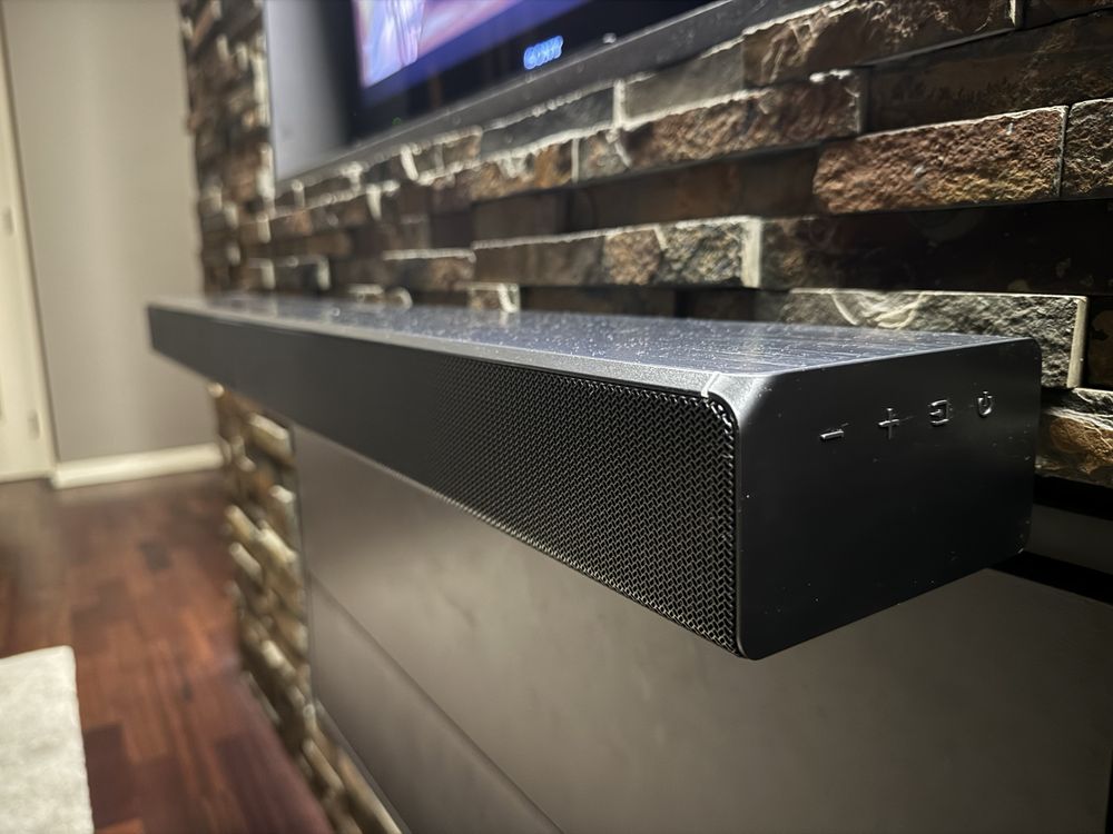 Soundbar Samsung HW-MS650 com speakers