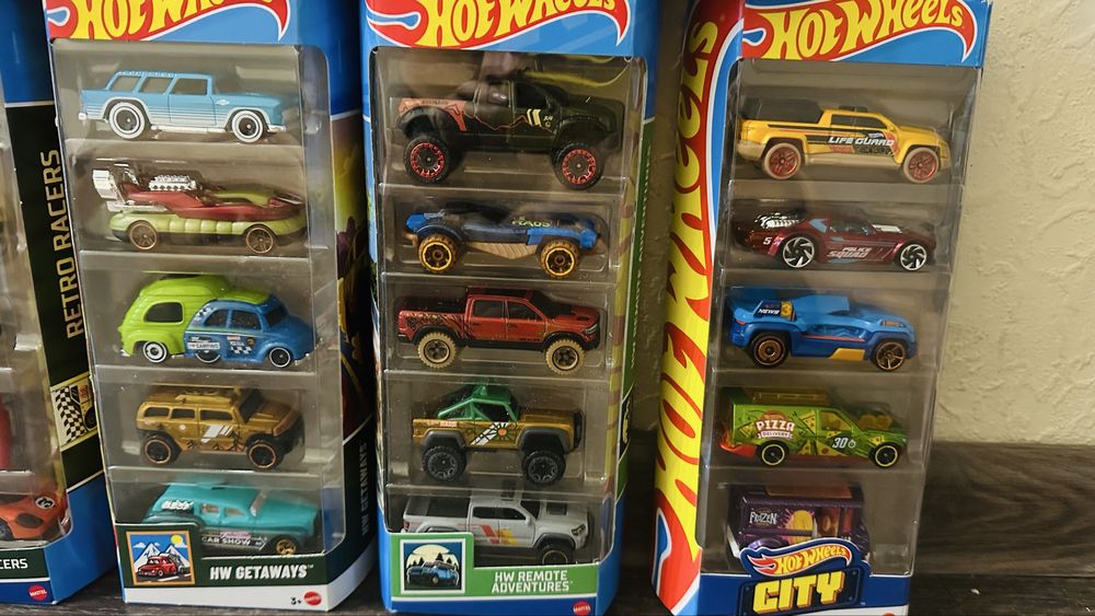 Набор машинок Hot Wheels из 5 шт!