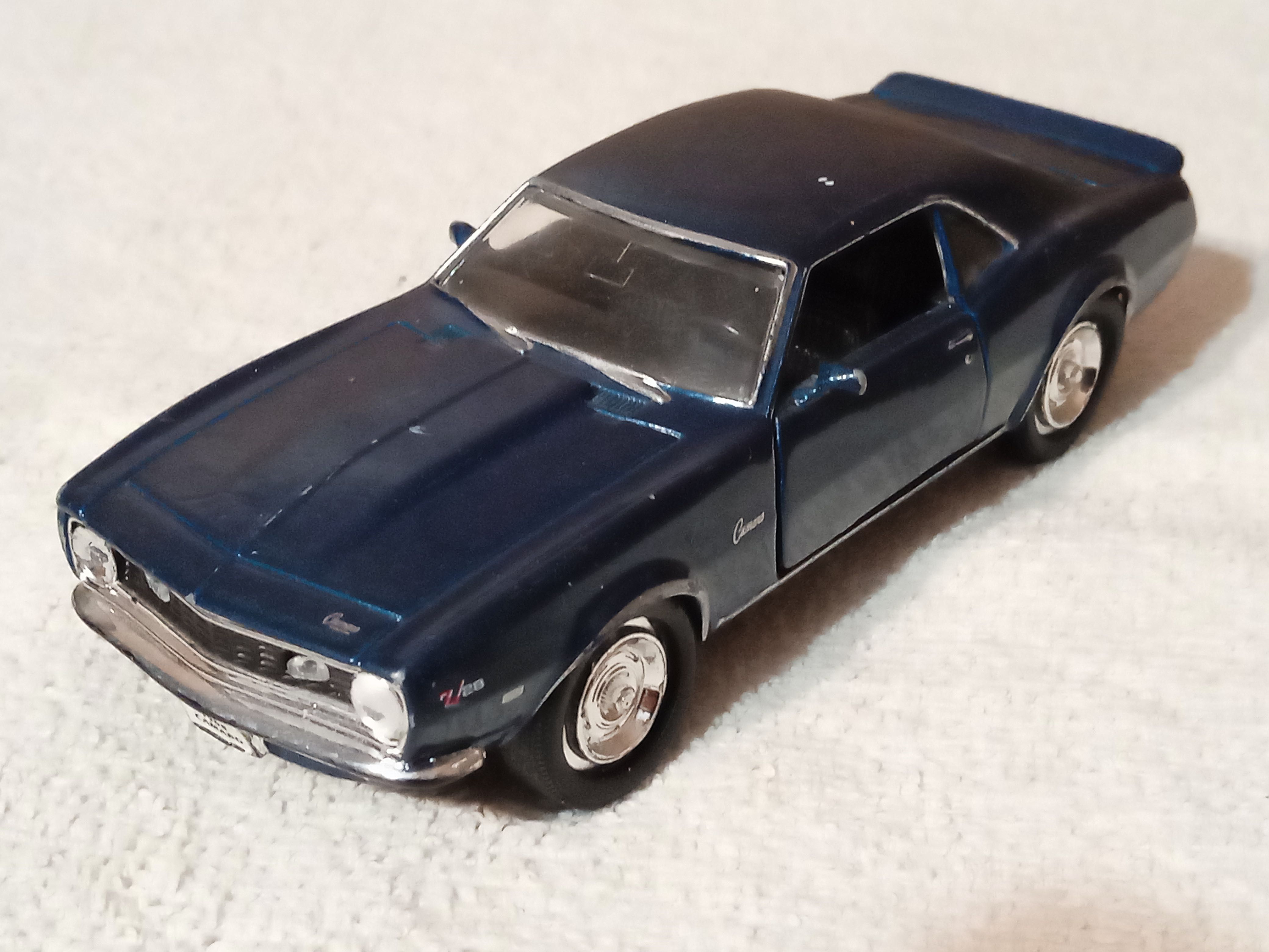 model Chevrolet Camaro Z28 (1968) 1/34 Welly 42324