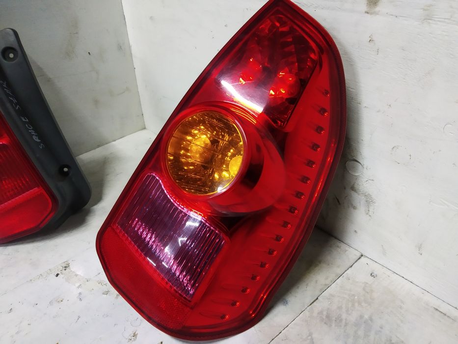 Стоп задній Space Star Спейс Стар mr913174 mr913173