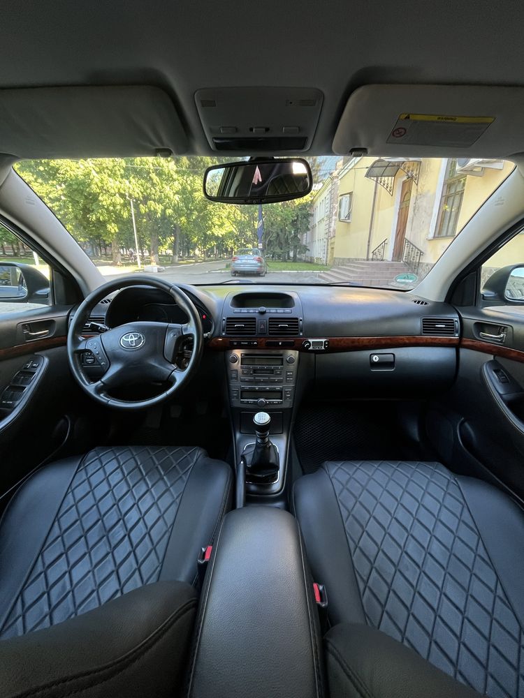 Toyota Avensis 2.2D в ідеальному стані