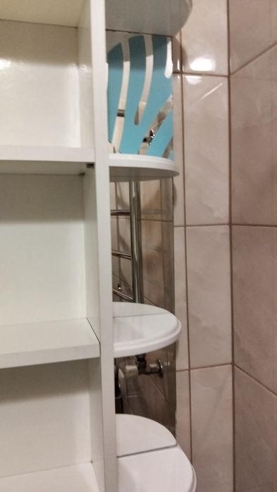 Навісна тумба в ванну.