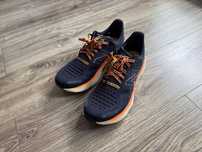 Buty biegowe New Balance 1080 v12 Valencia granatowe