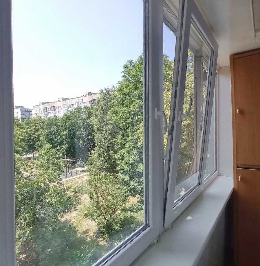 Продам простору 5кім квартиру вул. Солідарна 12-й квартал