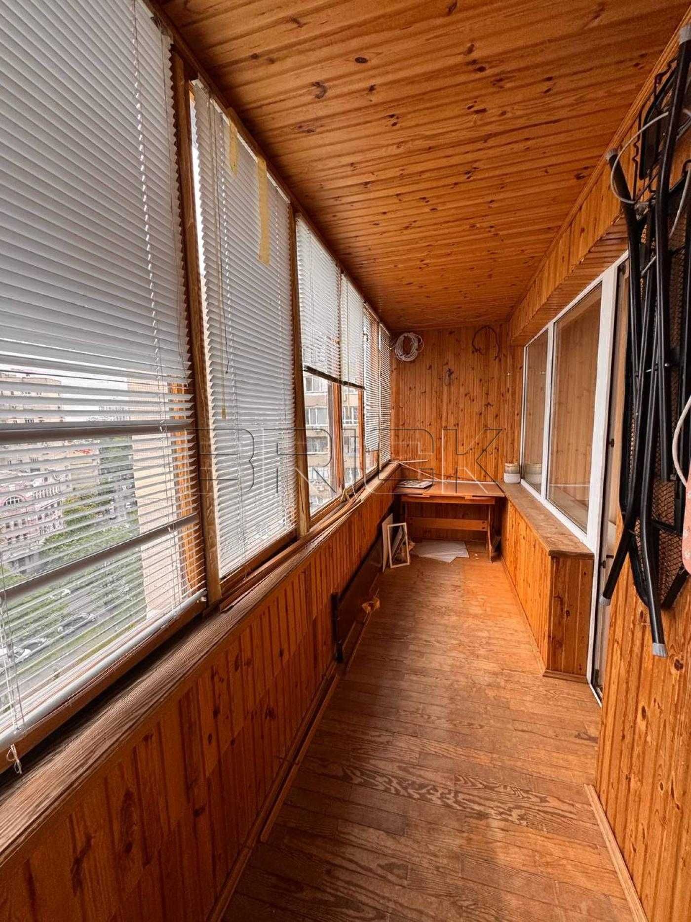 Продаж 2-к квартири / вул. Суворова 11 / 135 000 USD / 62м2