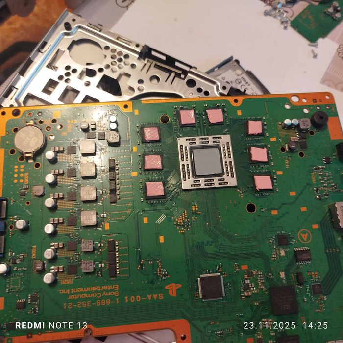 Profesjonalne czyszczenie konsol PS4,PS5,Xbox S/X Wymiana pasty i term