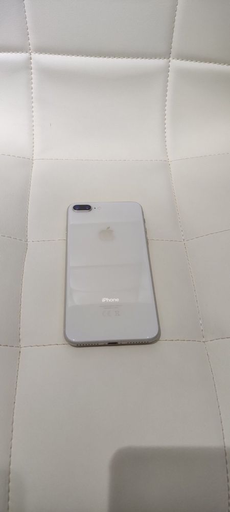 Iphone 8 plus , 64 гб