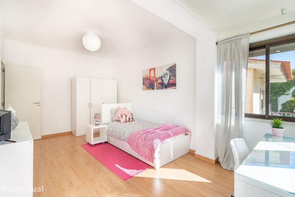 157174 - Charming single bedroom in Carcavelos