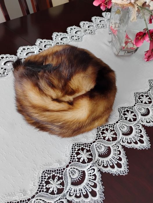 Toczek brązowy z beżem z tchorzo -fretki