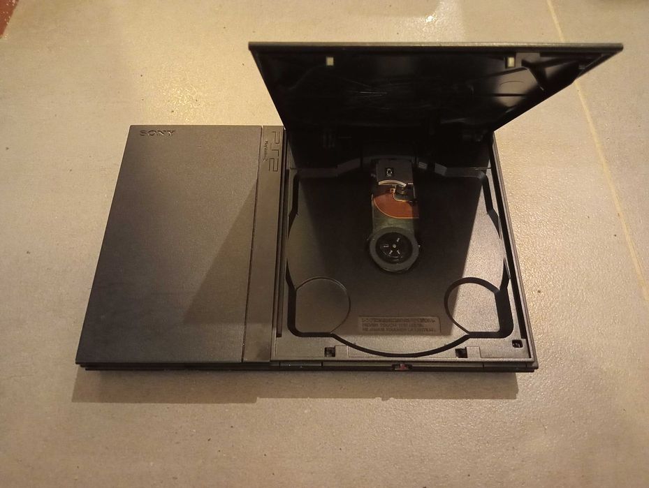 PlayStation PS2 Slim (4)