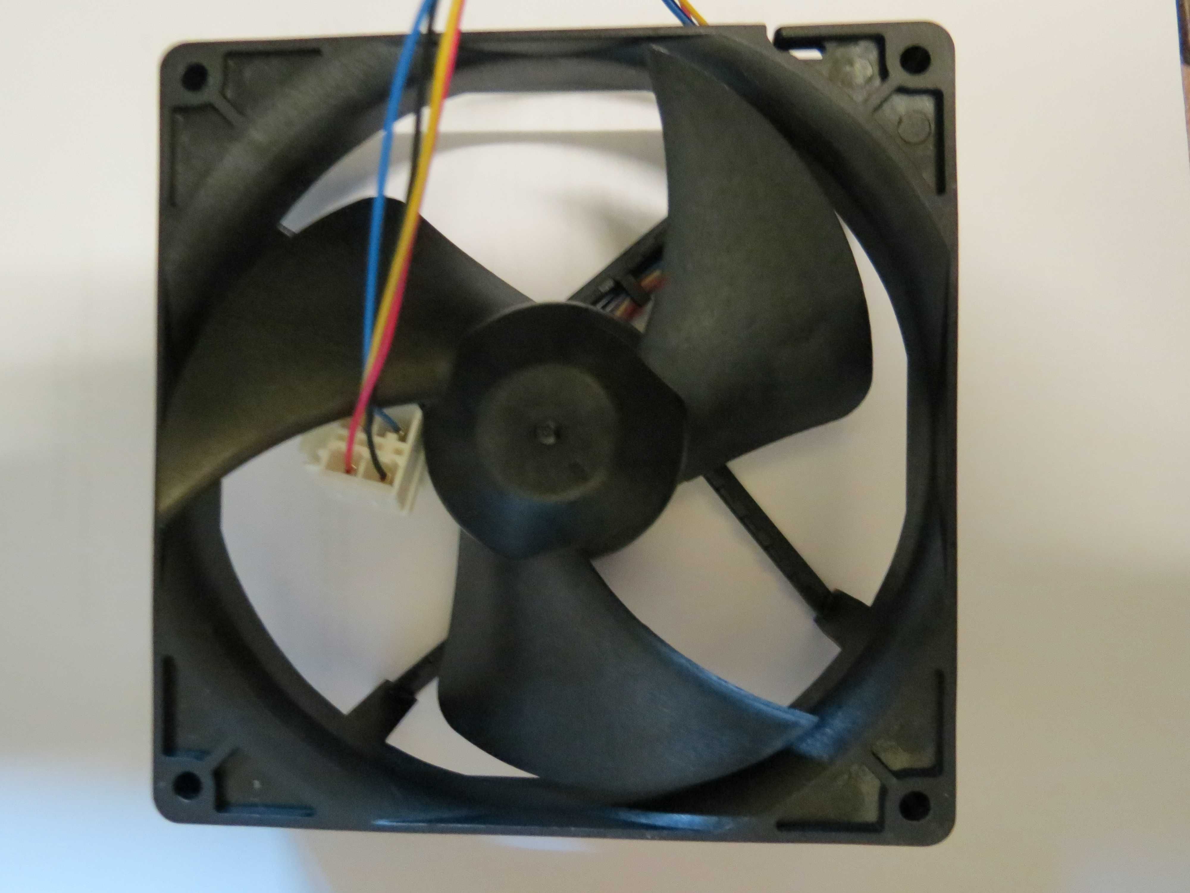 Вентилятор обдува холодильника [Gorenje] Model: EUB1312ME 04 Delta