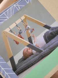 Wooden baby gym stojak edukacyjny z zawieszkami