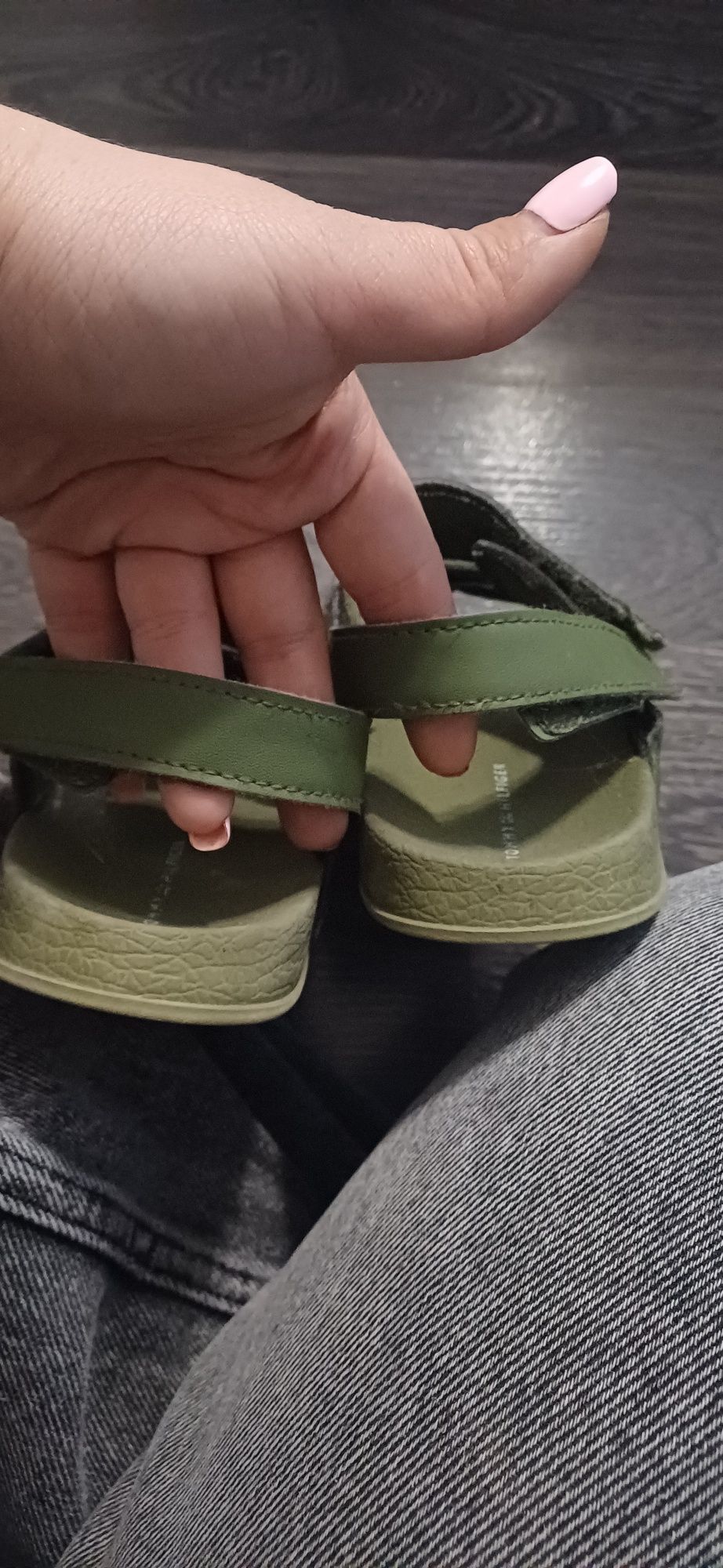 Sandały Tommy Hilfiger r. 29, super stan