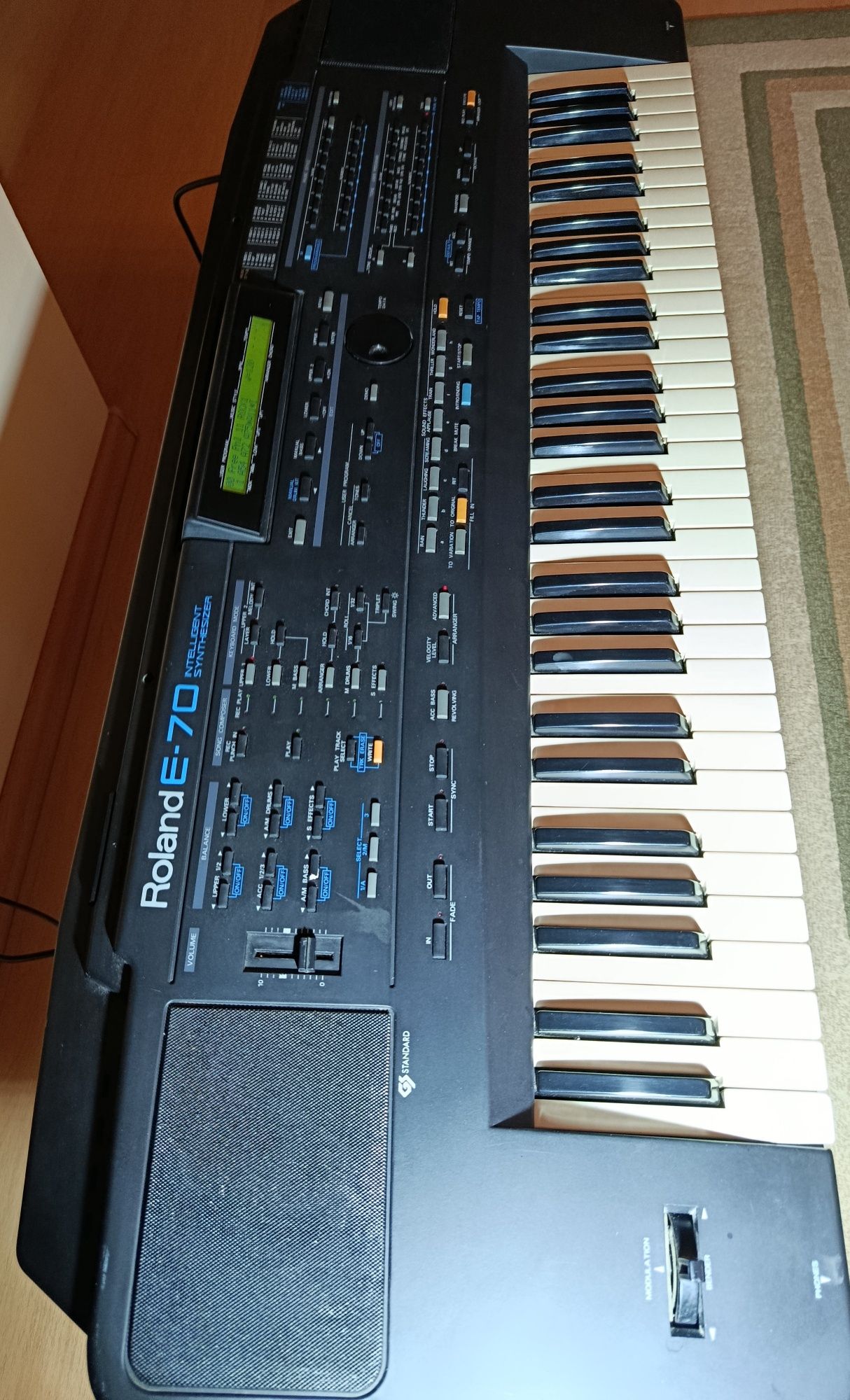 Roland E-70, keyboard klawisze